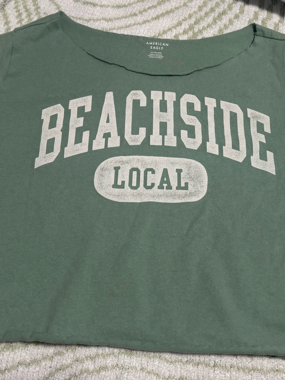 American Eagle tshirt